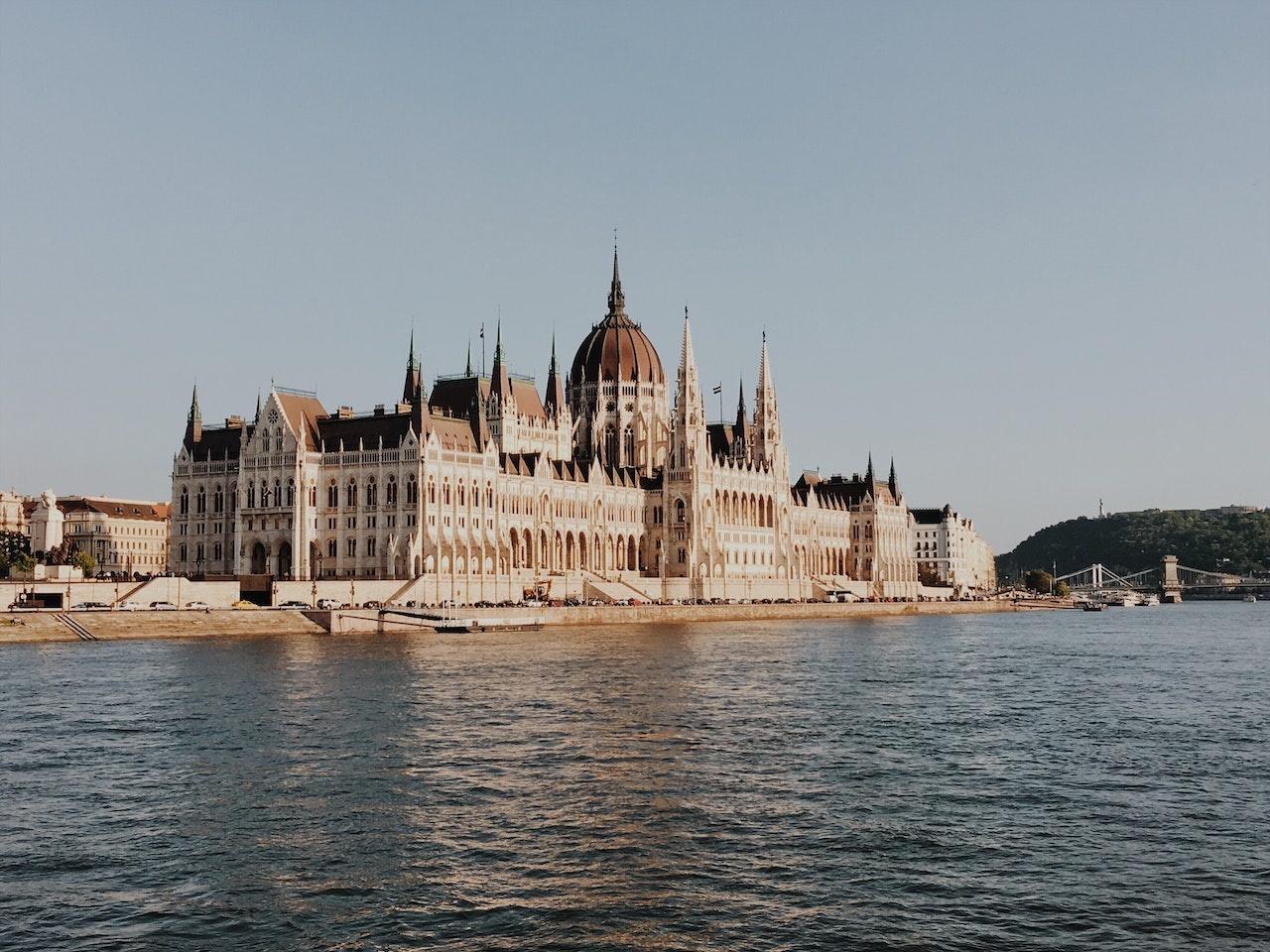 Budynek parlamentu w Budapeszcie za dnia